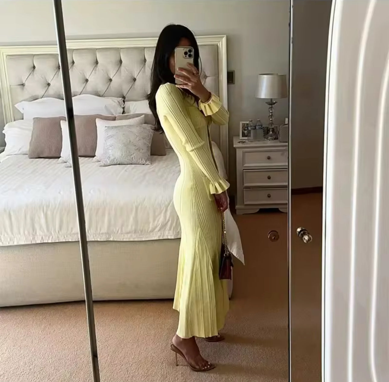 Rippstrick-Kleid mit Knopfleiste – Figurbetont & elegant